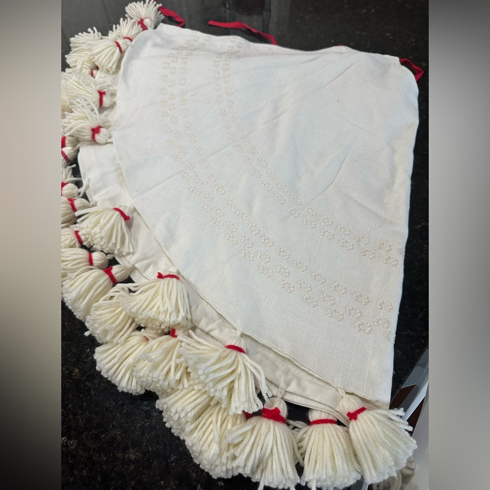 Hearth and Hand cream tasseled tree skirt